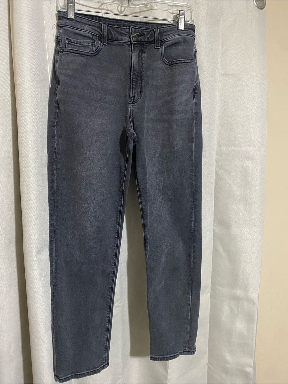 American Eagle Outfitters Straight Leg Jeans in Charcoal